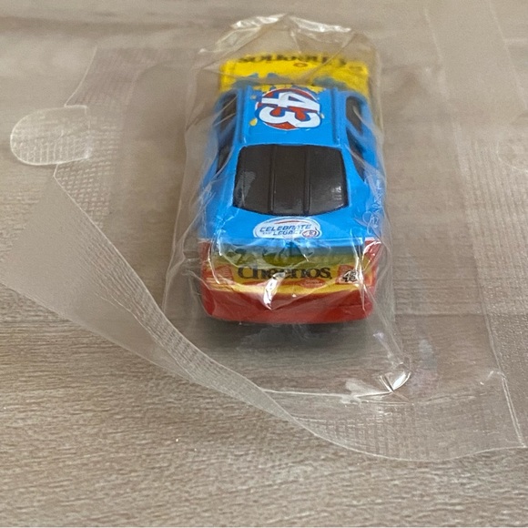 🟢 {3/$15} New in Plastic! NASCAR #43 Cheerios Richard Petty Car - Picture 5 of 16